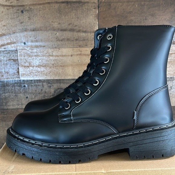 Sugar Women's Lace Up Lug Sole Combat Boots Black Size 8.5 - Picture 3 of 9